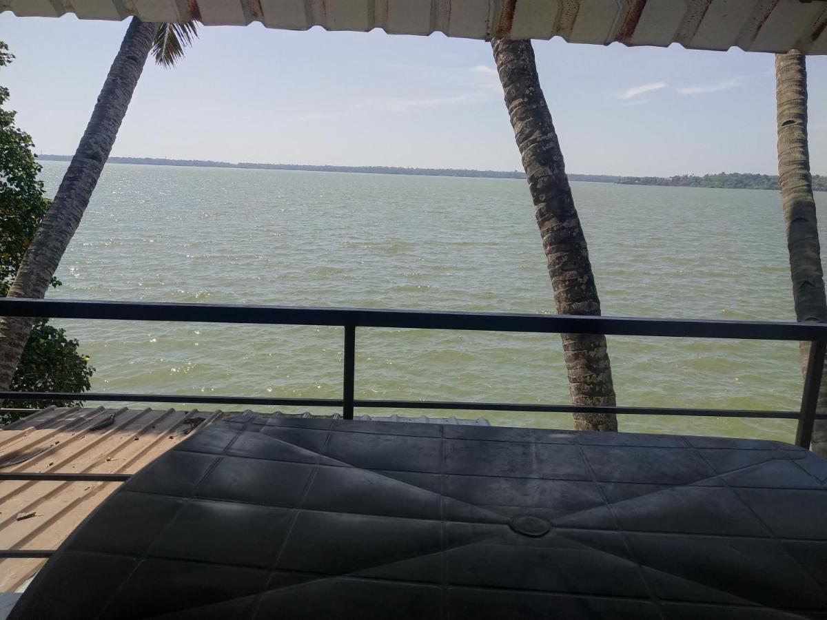 Santa Maria Hostel Munroe Island Mundrothuruth المظهر الخارجي الصورة