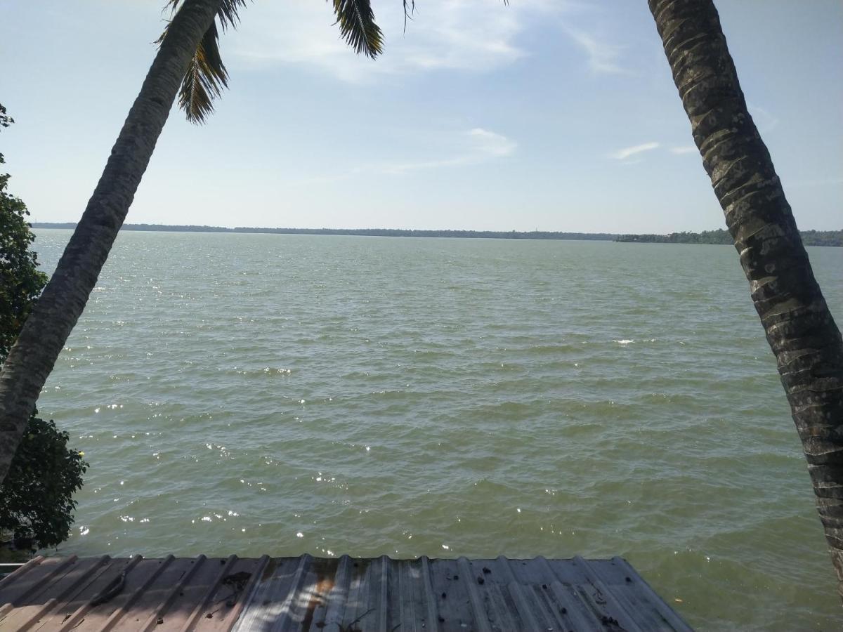 Santa Maria Hostel Munroe Island Mundrothuruth المظهر الخارجي الصورة