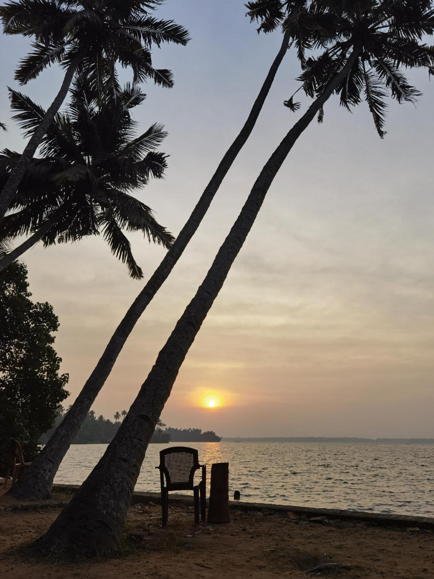 Santa Maria Hostel Munroe Island Mundrothuruth المظهر الخارجي الصورة